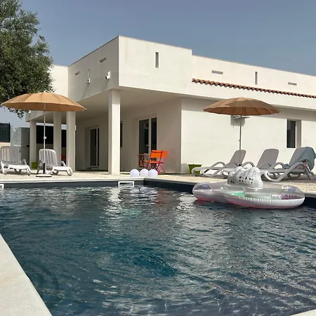 White Houses Luxury And Pool