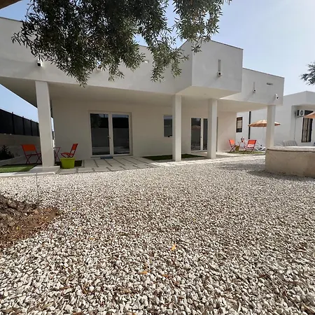 White Houses Luxury And Pool וילה